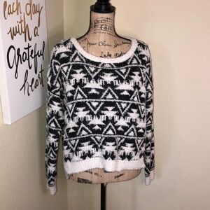 Wet Seal Fuzzy Black & White Geometric Print Sweater Very Soft Size XL